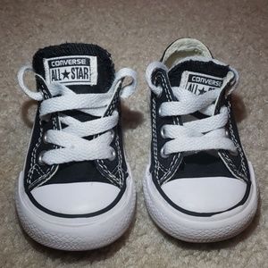 Converse Black size 4